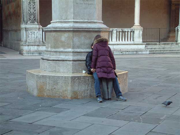 amore-a-piazza-dante-624