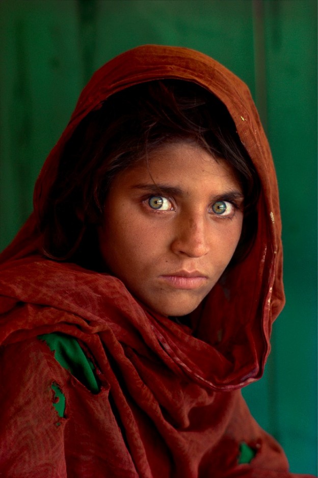 LA STORIA DI SHARBAT GULA, LA RAGAZZA AFGANA DAGLI OCCHI VERDE GHIACCIO