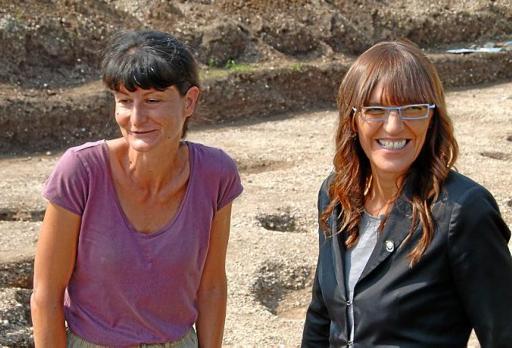 archeologa Caterina Giostra e il sindaco Anna Maria Bigon