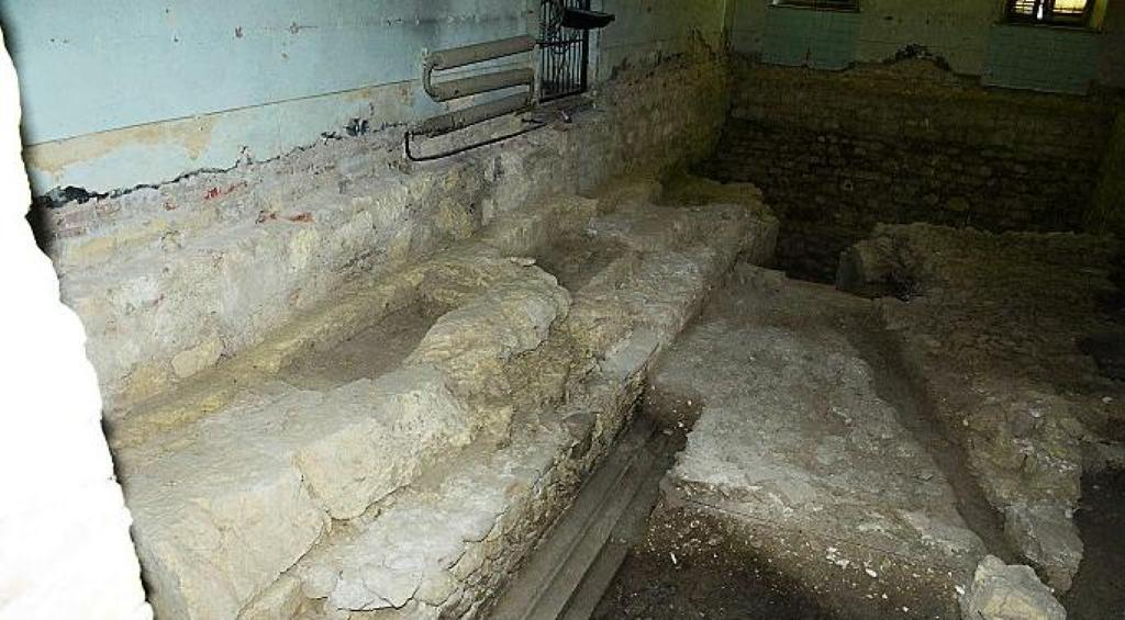 Un particolare delle fondamenta del tempio