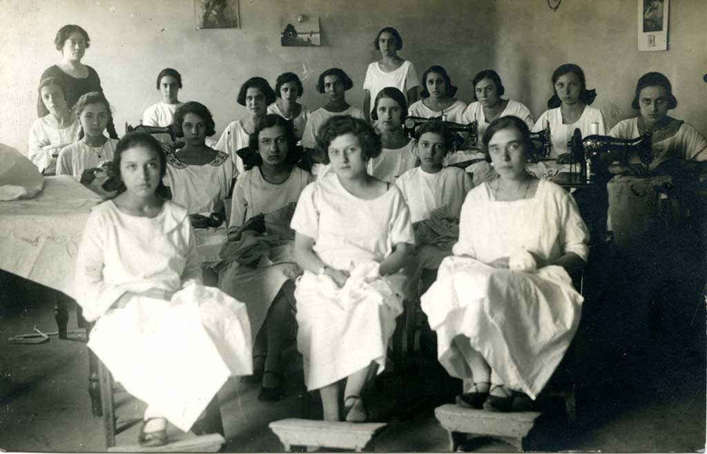ricamatrici-della-bottega-di-elisa-bacilieri.1024