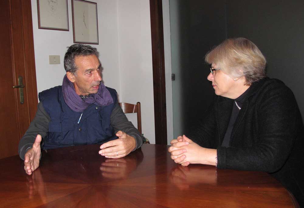 cassandrino-aronne-con-rose-marina
