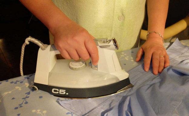 SMETTERE DI STIRARE SI PUO’: VANTAGGI E CONSIGLI