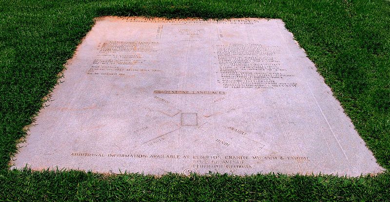 Monumento_Georgia_Guidestones_USA_-_tavola_esplicativa_(pulita)