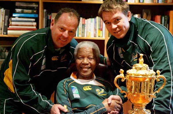 la-sp-sn-nelson-mandela-springboks-600