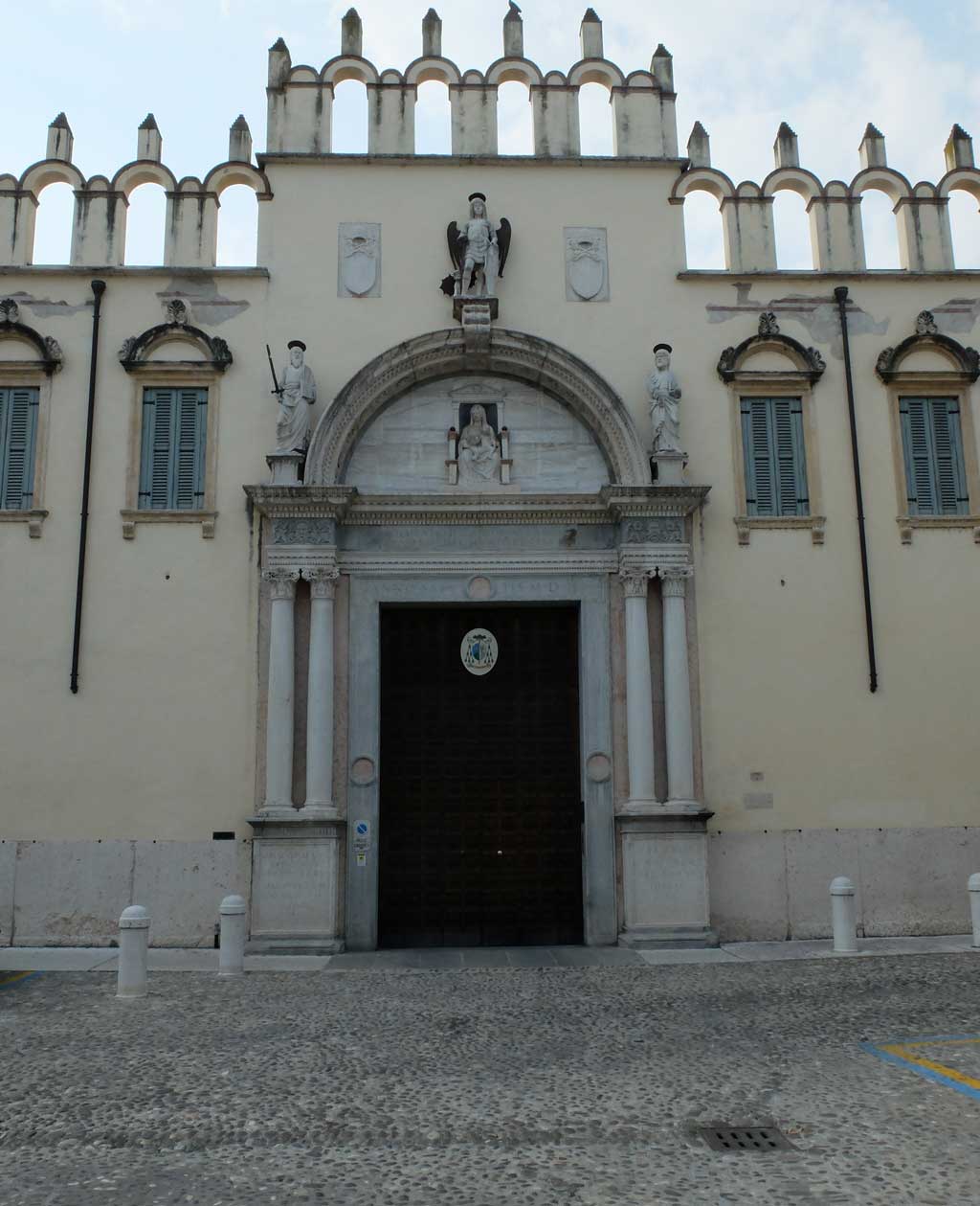 Porta-esterna-del-vescovado.1024