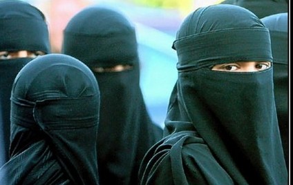 Donne_col_burqa