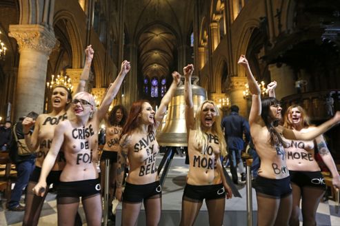 femen-notre-dame