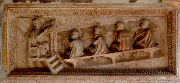 IL MEDIOEVO VALORIZZÒ LA DONNA, L’ILLUMINISMO LA CHIUSE IN CASA