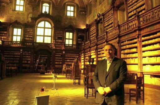 decaro-biblioteca-girolamini