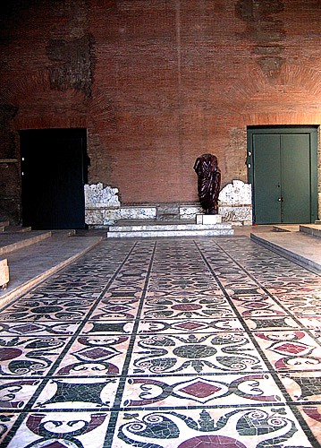 Curia Iulia interno