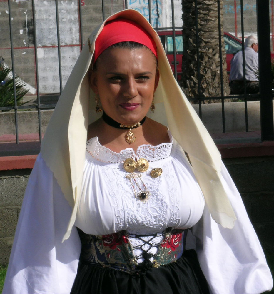 sardegna-costume-femminile.1000