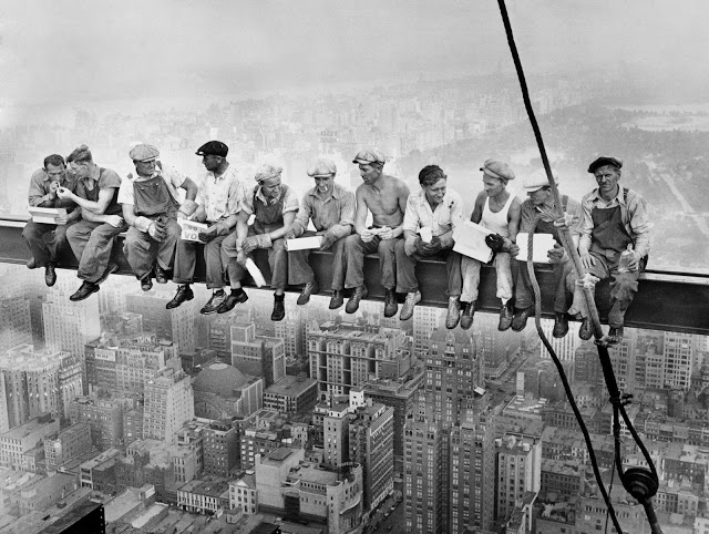 Lunch atop a Skyscraper
