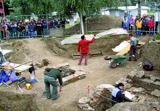 bardolino i bambini visitano sito archeologici a chiesa san pietro