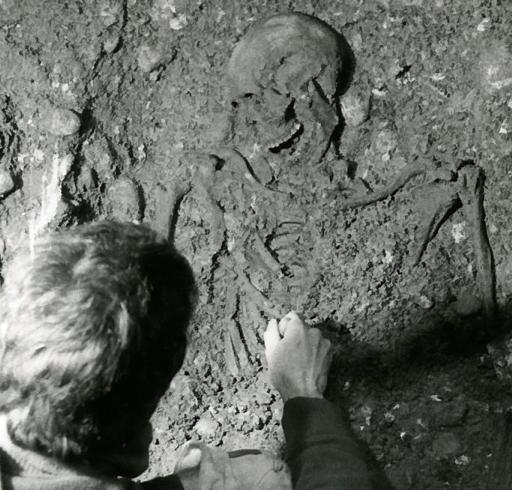 Verona: scheletri umani, guerriero longobardo, trovati durante i lavori a Palazzo Zenobi nel 1992