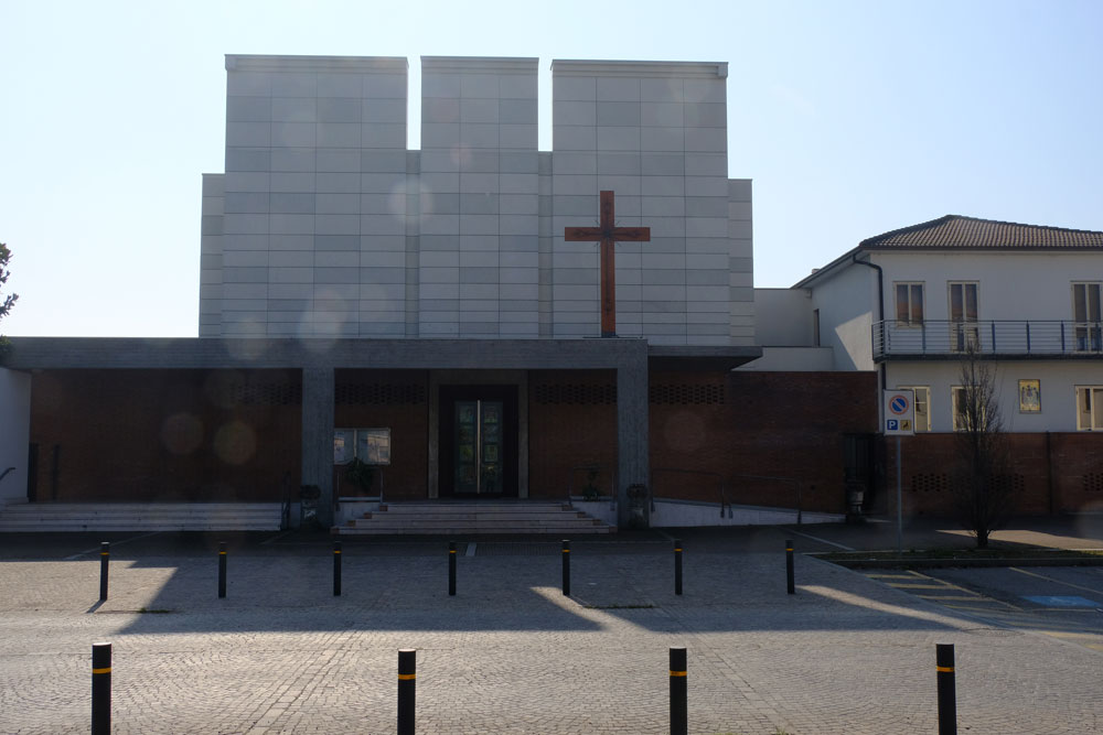 DIO È ALTROVE …. LA DERIVA DELL’ARCHITETTURA SACRA MODERNA