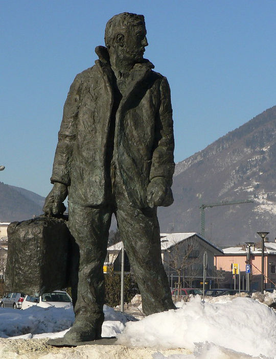 FELTRE – MONUMENTO ALL’EMIGRANTE DI ANTONIO BOTTEGAL